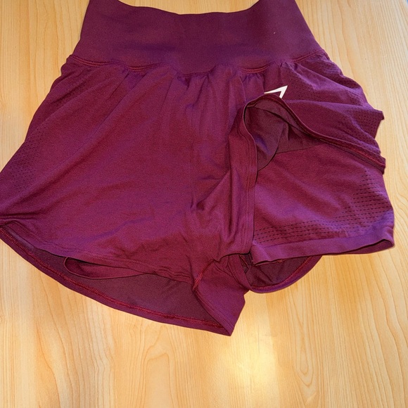 Gymshark Women's 2-1 High-Waist Maroon/ Burgundy Athletic Shorts - Picture 3 of 4